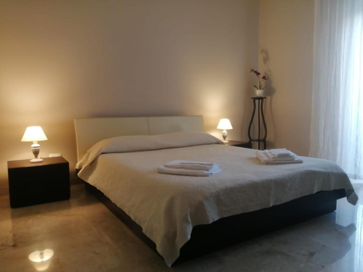 Central Suite Palermo Bagian luar foto