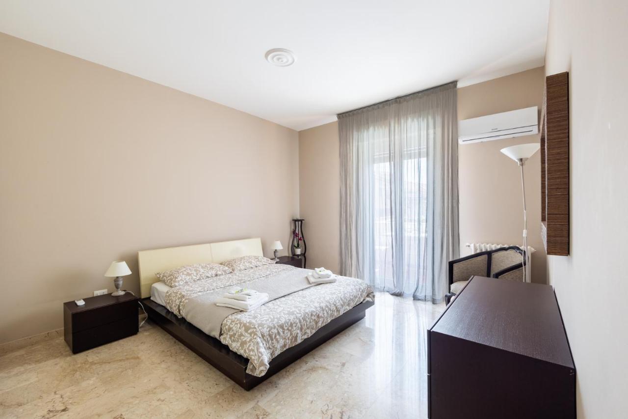 Central Suite Palermo Bagian luar foto