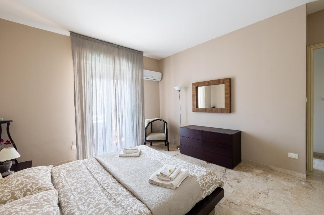 Central Suite Palermo Bagian luar foto