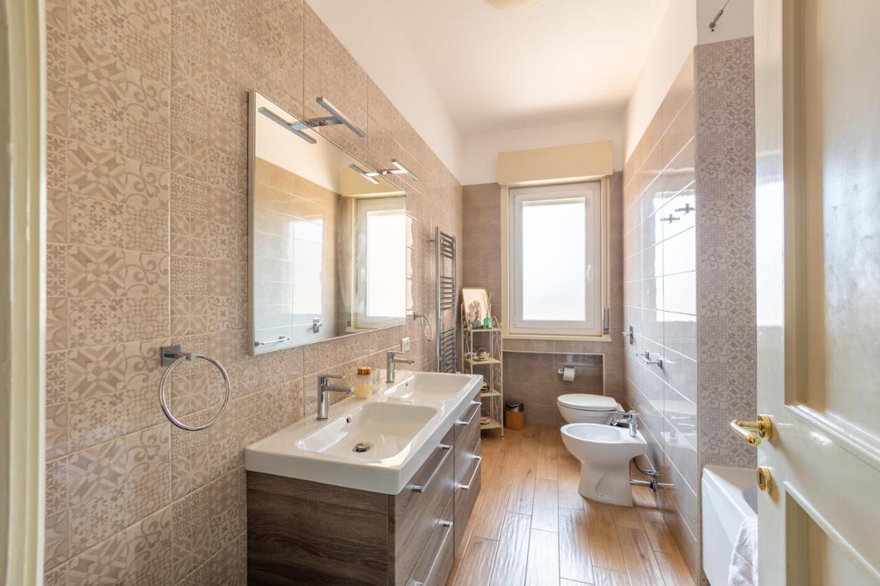 Central Suite Palermo Bagian luar foto