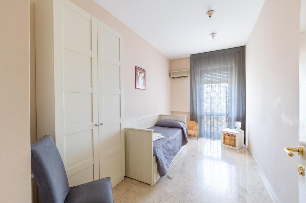 Central Suite Palermo Bagian luar foto
