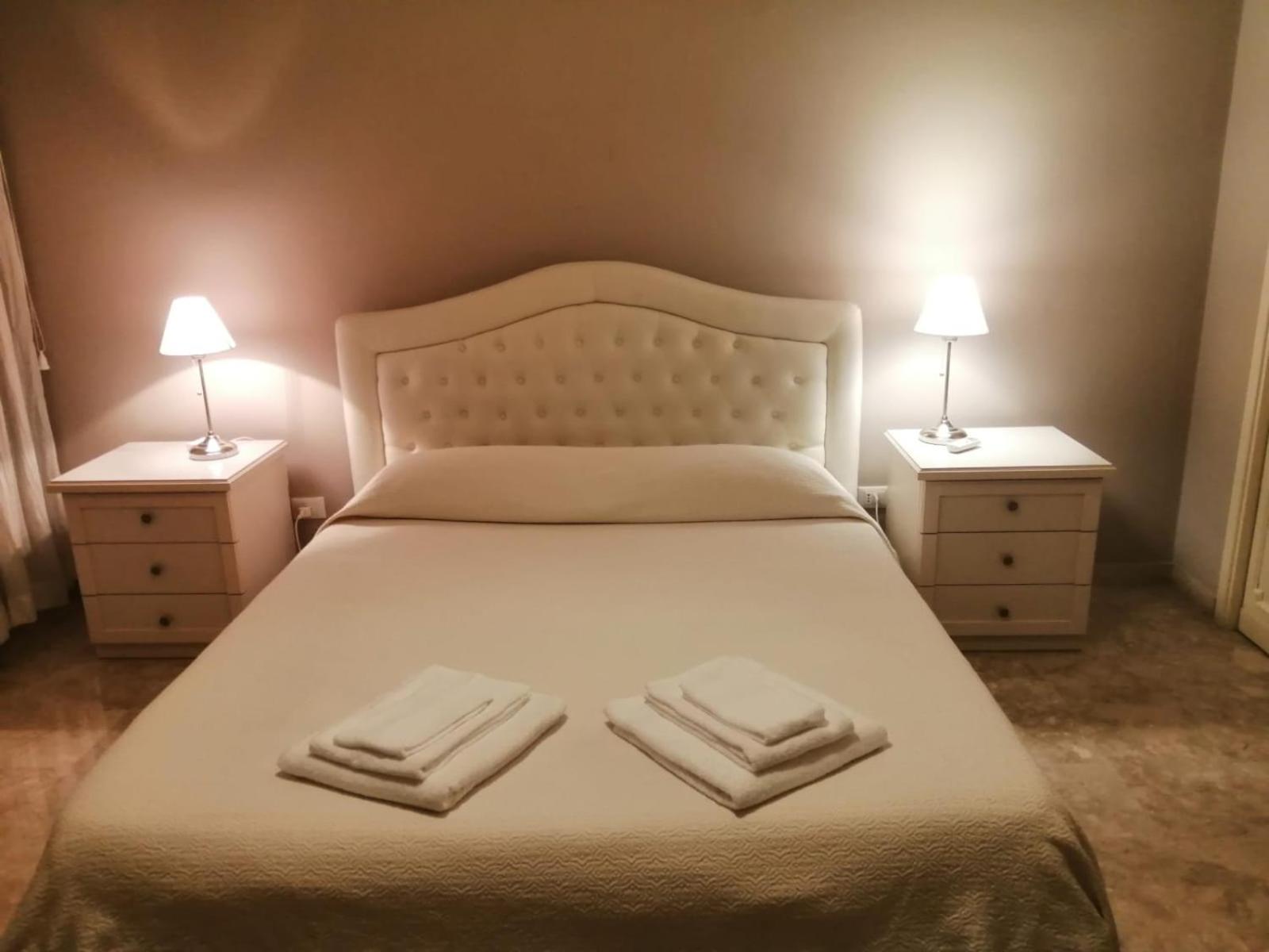 Central Suite Palermo Bagian luar foto